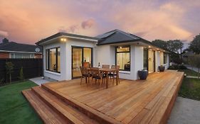 Private Family 4Br Home Near Airport - Sleeps 7 - Free Parking